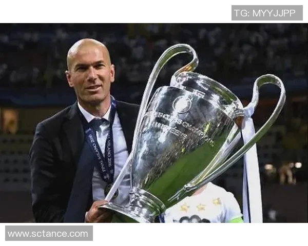 岁数较大的足球明星们的传奇历程与辉煌时刻解析